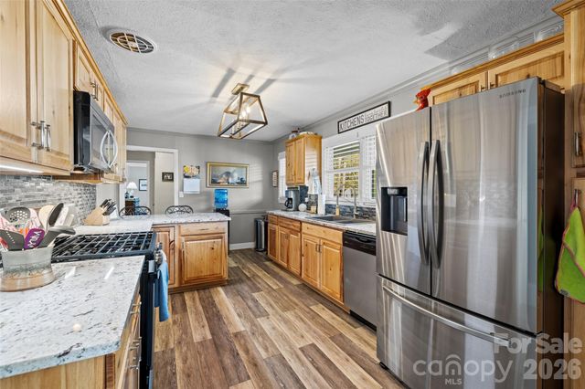 839 W Garrison Boulevard, Gastonia, NC 28052