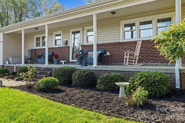 839 W Garrison Boulevard, Gastonia, NC 28052