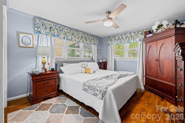 839 W Garrison Boulevard, Gastonia, NC 28052