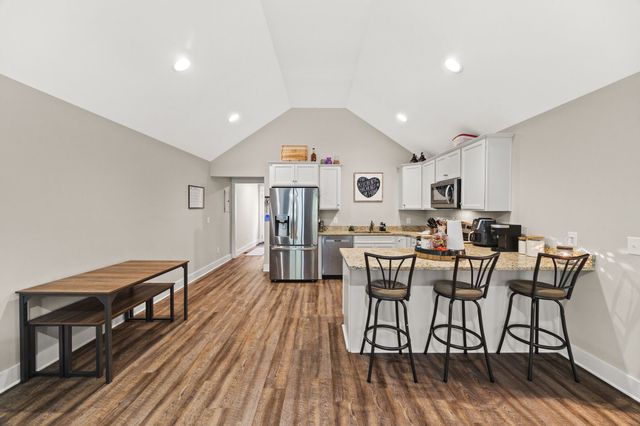 103C Oak Park Dr, Dickson, TN 37055