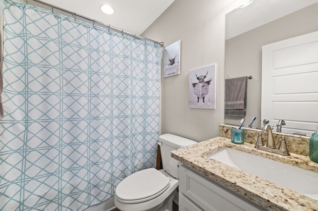 103C Oak Park Dr, Dickson, TN 37055