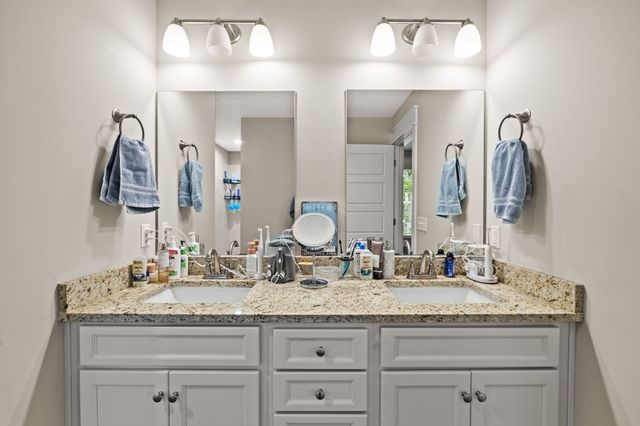 103C Oak Park Dr, Dickson, TN 37055