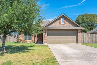 604 Heritage Drive, Navasota, TX 77868