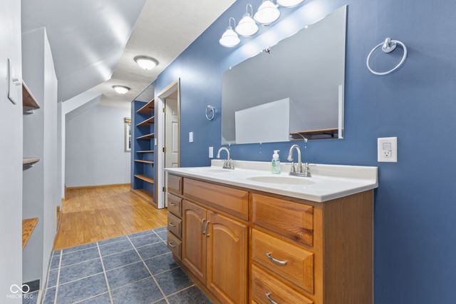 8615 N Briarwood Lake East Drive, Monrovia, IN 46157