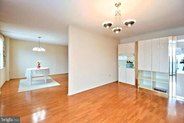 7301 Coventry Ave Apt 302, Elkins Park, PA 19027