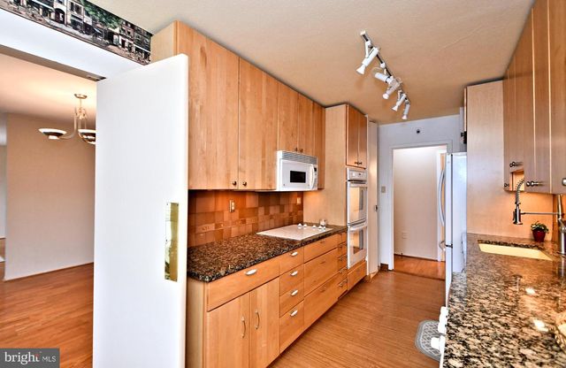 7301 Coventry Ave Apt 302, Elkins Park, PA 19027