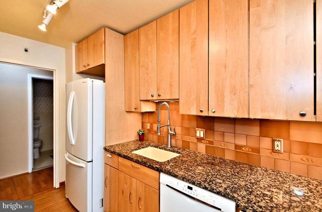 7301 Coventry Ave Apt 302, Elkins Park, PA 19027