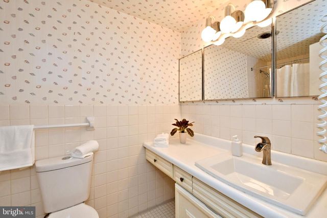 7301 Coventry Ave Apt 302, Elkins Park, PA 19027