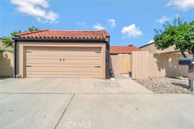 1751 W Santa Ana, Fresno, CA 93705