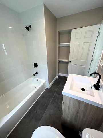 4370 N 25th STREET, Milwaukee, WI 53209