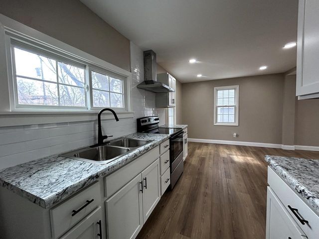 4370 N 25th STREET, Milwaukee, WI 53209