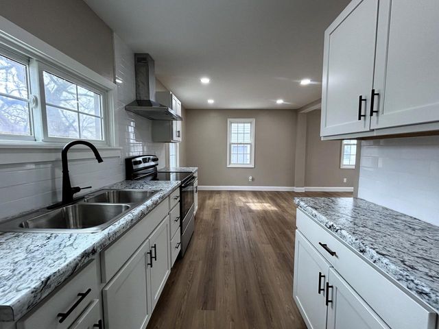 4370 N 25th STREET, Milwaukee, WI 53209