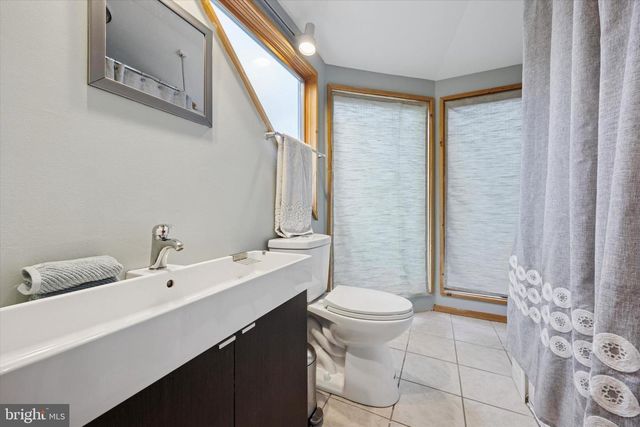 39 SMOKETREE RD, Levittown, PA 19056