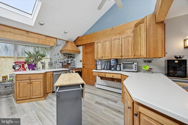 39 SMOKETREE RD, Levittown, PA 19056