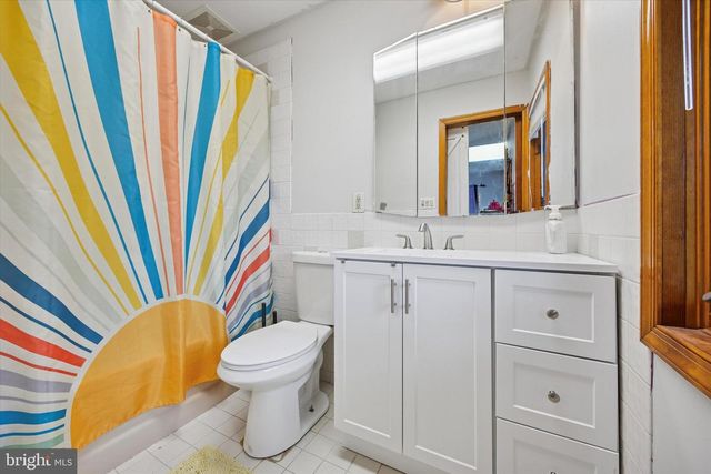 39 SMOKETREE RD, Levittown, PA 19056