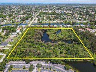 2400 SE Mariposa Ave, Port St Lucie, FL 34952