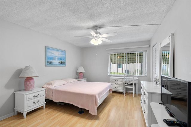 336 Pine Ridge Circle B-1, Greenacres, FL 33463