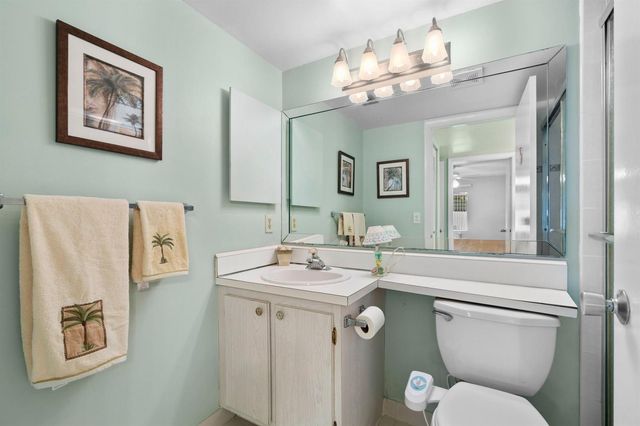336 Pine Ridge Circle B-1, Greenacres, FL 33463