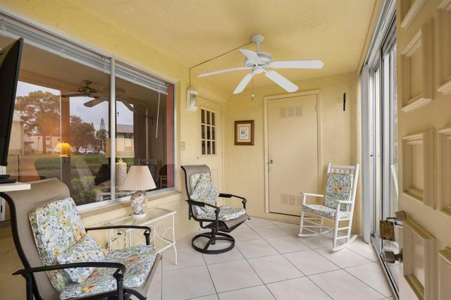336 Pine Ridge Circle B-1, Greenacres, FL 33463