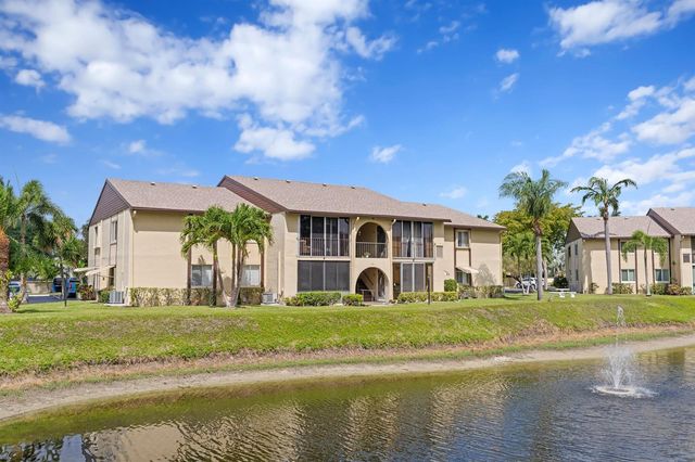 336 Pine Ridge Circle B-1, Greenacres, FL 33463