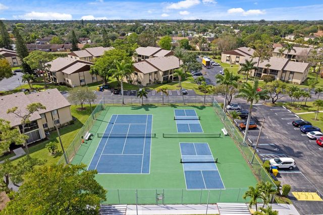 336 Pine Ridge Circle B-1, Greenacres, FL 33463