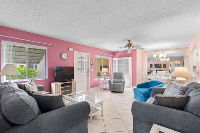 336 Pine Ridge Circle B-1, Greenacres, FL 33463