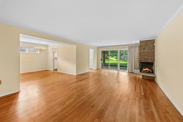 1728 Wildberry Drive G, Glenview, IL 60025