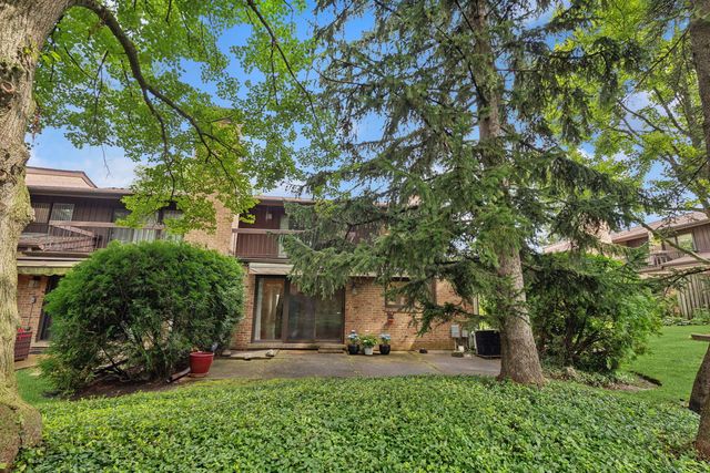 1728 Wildberry Drive G, Glenview, IL 60025