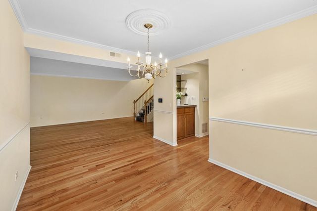 1728 Wildberry Drive G, Glenview, IL 60025