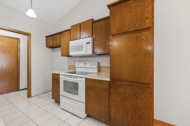 5211 S Mosley St, Wichita, KS 67216