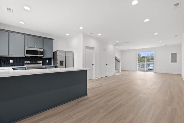 909 Blue Heights Drive 17, East Ridge, TN 37412