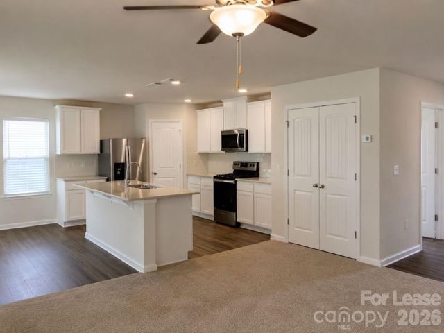 9201 Creedmore Hills Drive, Charlotte, NC 28214