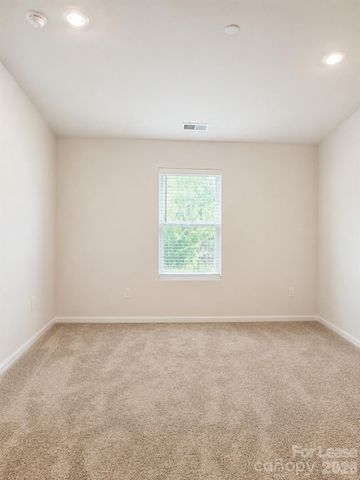 9201 Creedmore Hills Drive, Charlotte, NC 28214