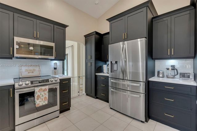 1583 Eastlake Way, Weston, FL 33326