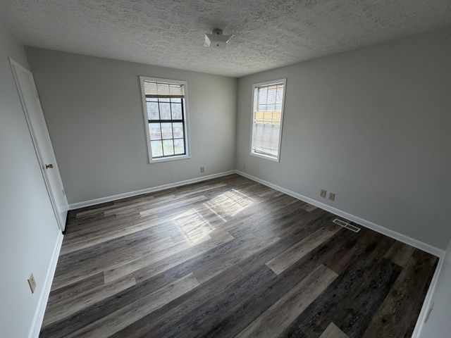 2444 Fairbrook Dr, Nashville, TN 37214