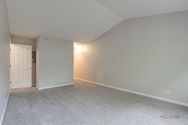 543 Grosse Pointe Circle, Vernon Hills, IL 60061