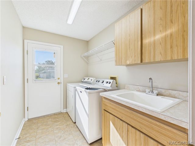 10482 S Clint Loop, Floral City, FL 34436