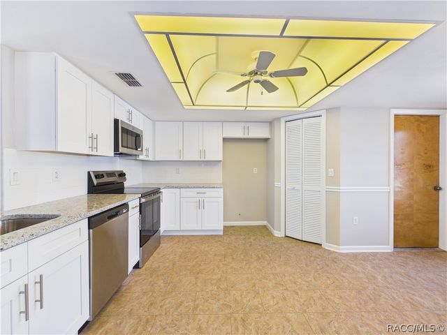 10482 S Clint Loop, Floral City, FL 34436