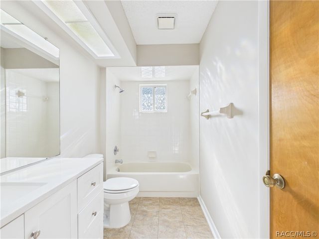 10482 S Clint Loop, Floral City, FL 34436