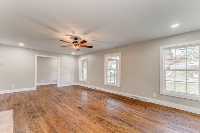 924 Stoneleigh Road, Dalton, GA 30720