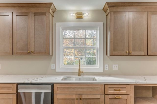 924 Stoneleigh Road, Dalton, GA 30720