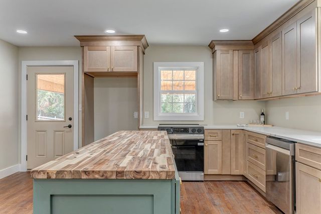 924 Stoneleigh Road, Dalton, GA 30720