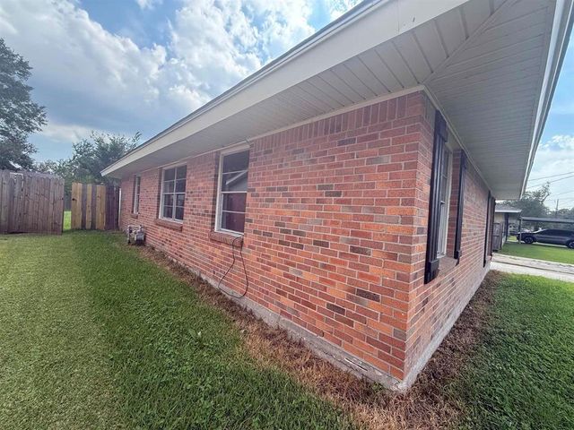 701 Sherrill Street, Orange, TX 77630