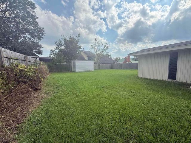 701 Sherrill Street, Orange, TX 77630