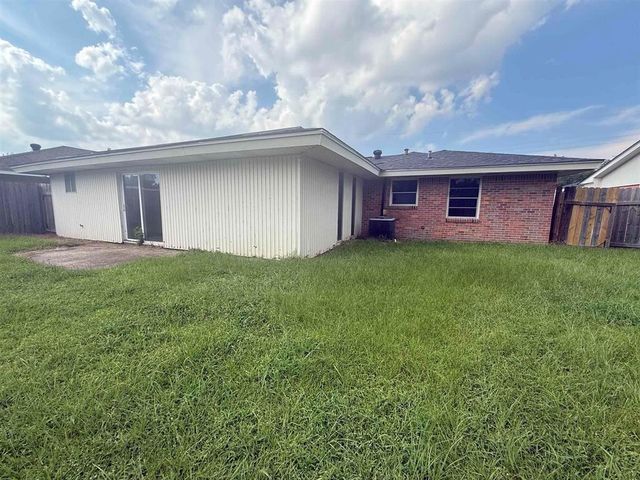701 Sherrill Street, Orange, TX 77630
