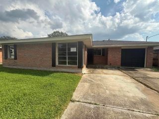 701 Sherrill Street, Orange, TX 77630