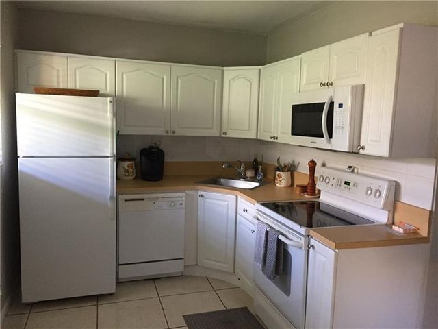 2741 NE 8th Avenue 14, Wilton Manors, FL 33334