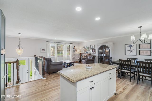 7301 Dunsten Drive, Knoxville, TN 37931