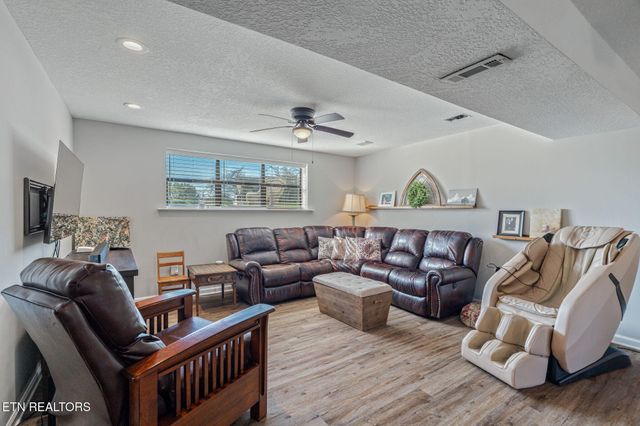 7301 Dunsten Drive, Knoxville, TN 37931