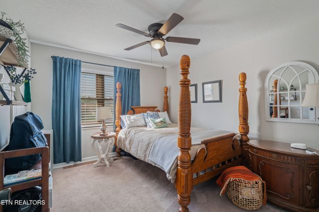 7301 Dunsten Drive, Knoxville, TN 37931